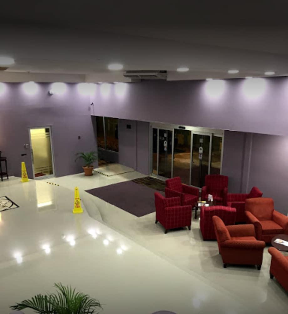 Airport Suites Hotel Piarco Dış mekan fotoğraf
