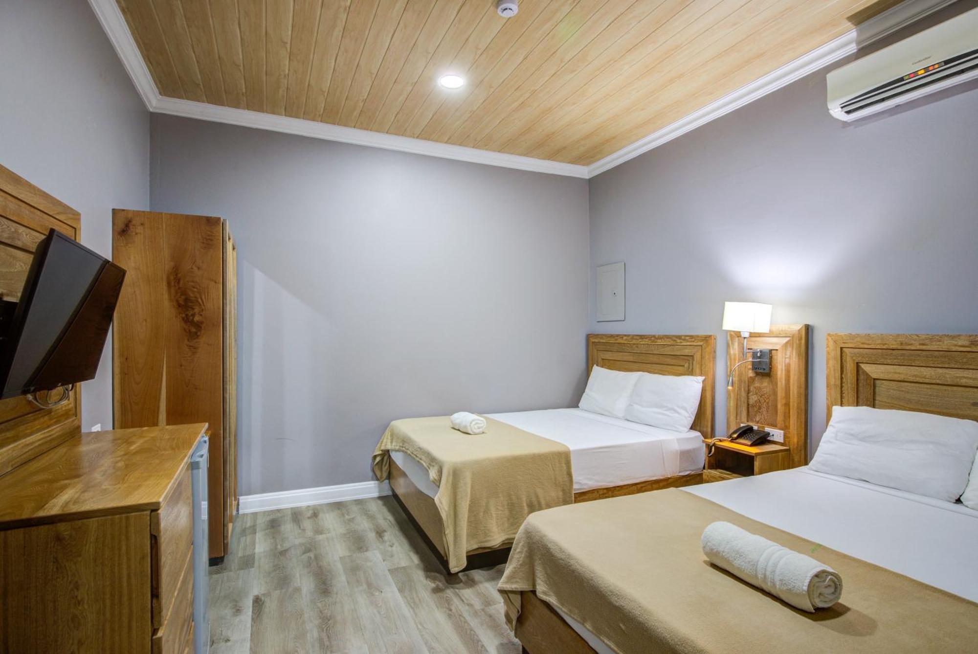 Airport Suites Hotel Piarco Dış mekan fotoğraf