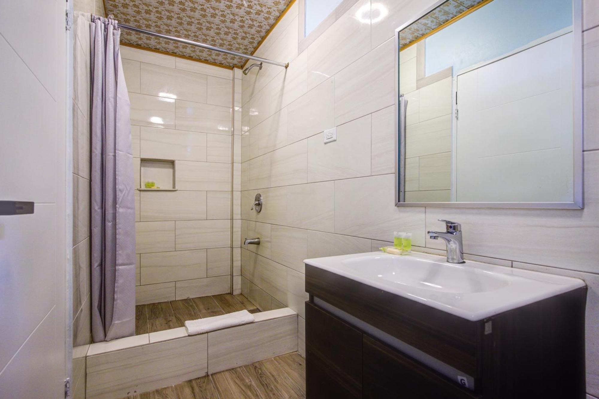 Airport Suites Hotel Piarco Dış mekan fotoğraf