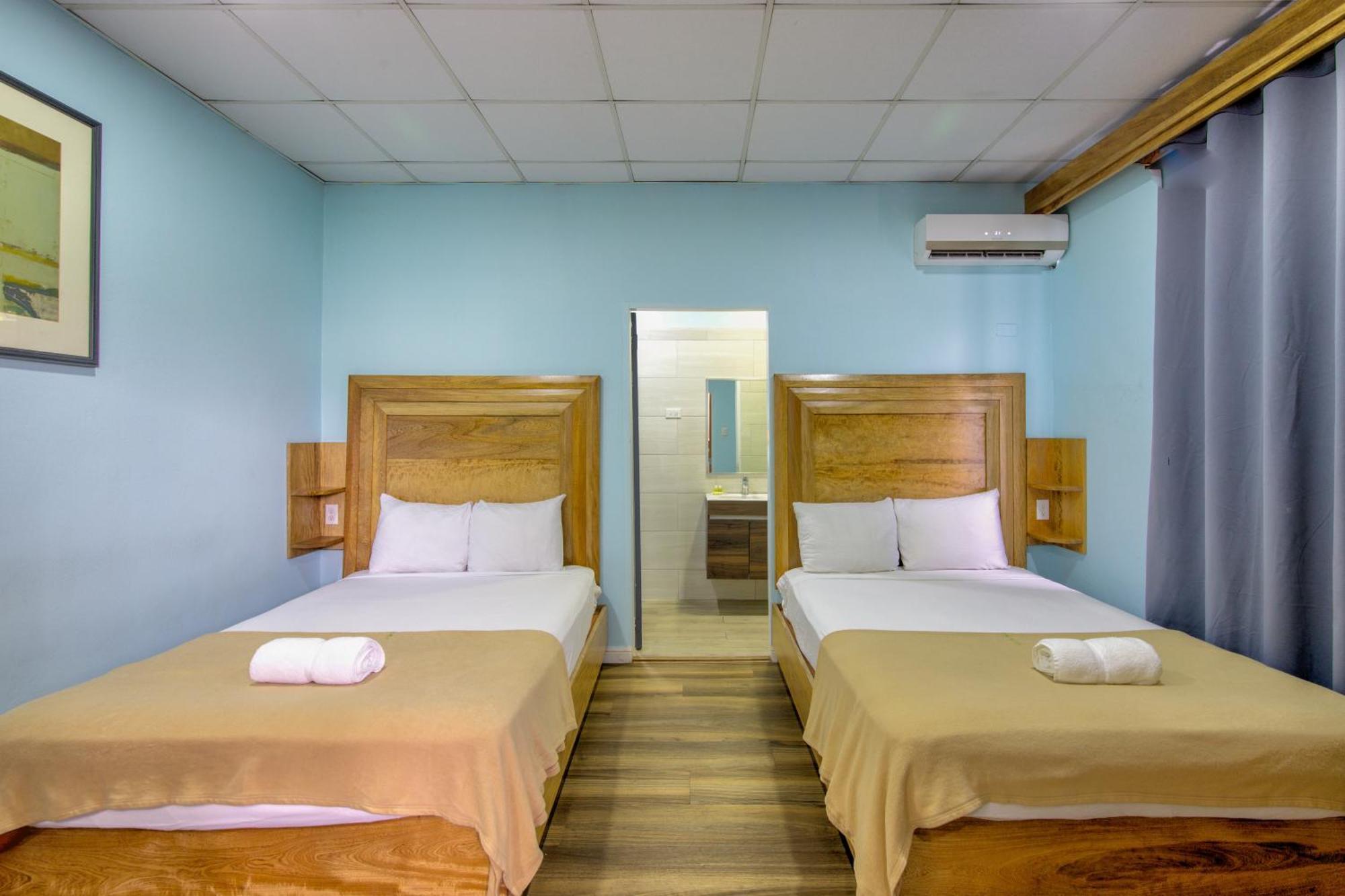 Airport Suites Hotel Piarco Dış mekan fotoğraf