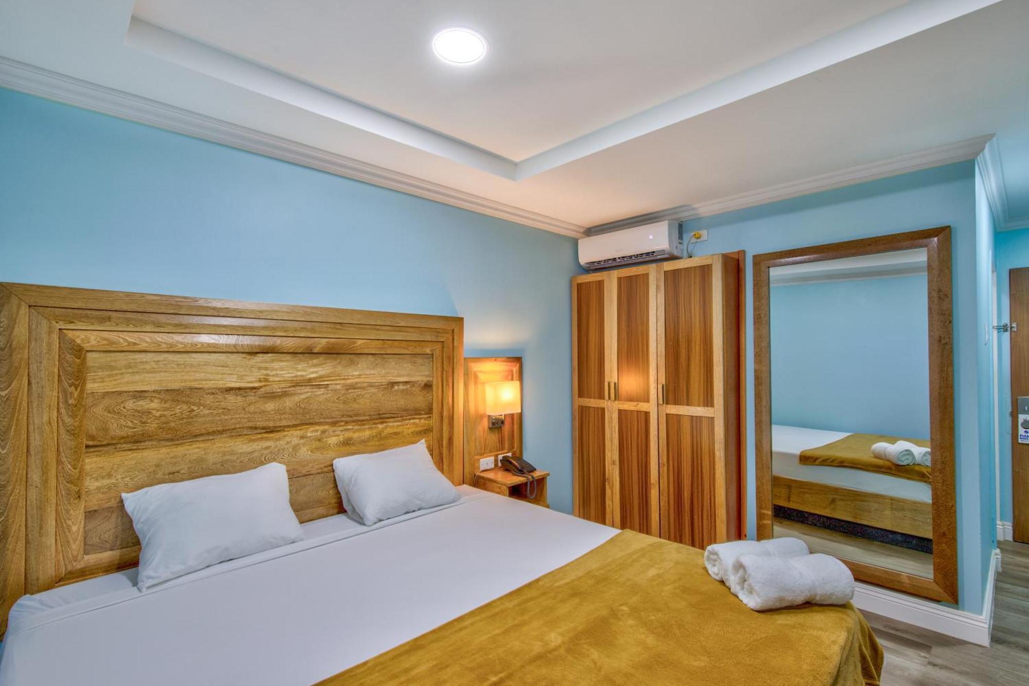 Airport Suites Hotel Piarco Dış mekan fotoğraf