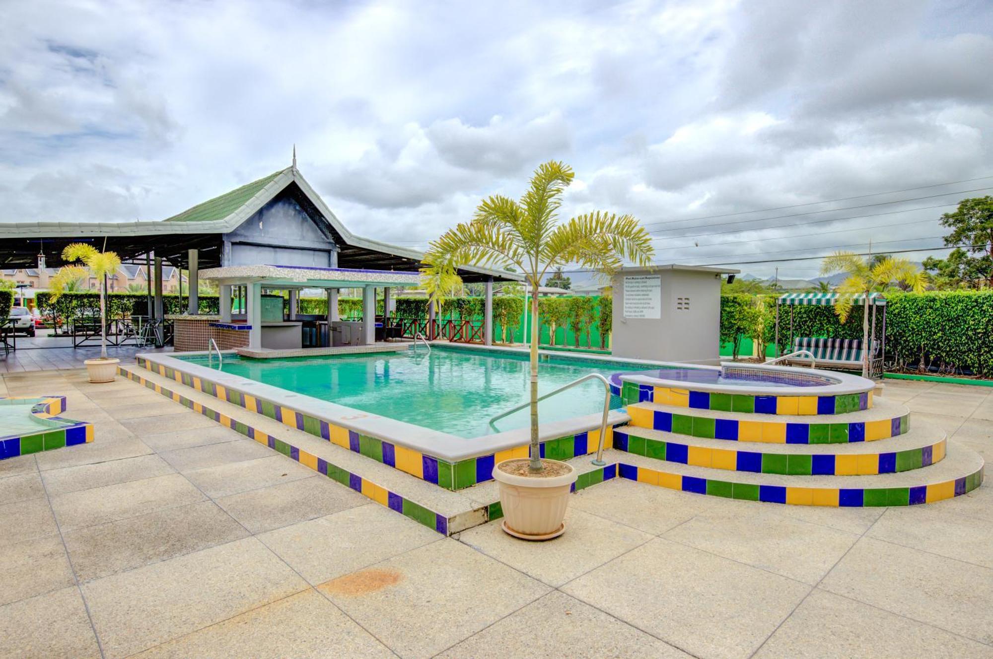 Airport Suites Hotel Piarco Dış mekan fotoğraf