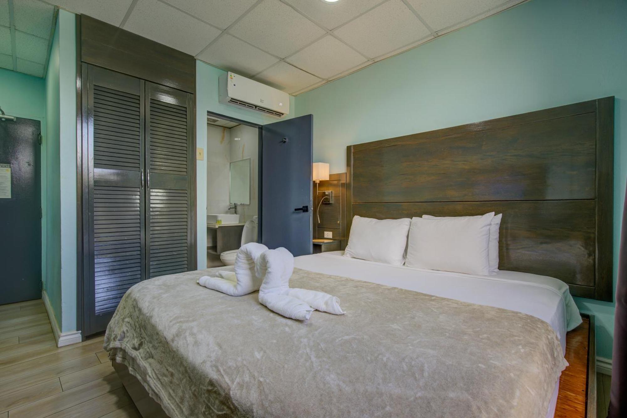 Airport Suites Hotel Piarco Dış mekan fotoğraf