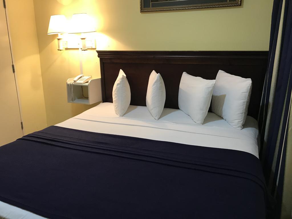 Airport Suites Hotel Piarco Dış mekan fotoğraf